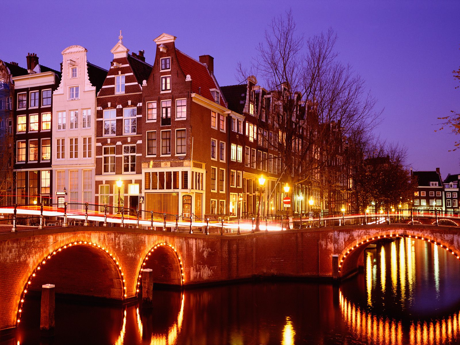 Amsterdam ontruimt 130 panden sinds kraakwet